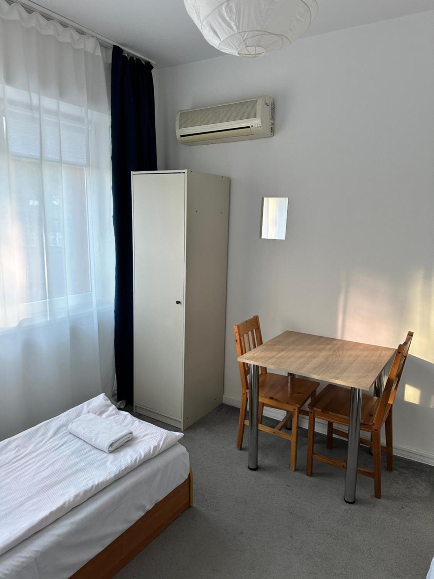 Hostel Demi Krakow Ngoại thất bức ảnh